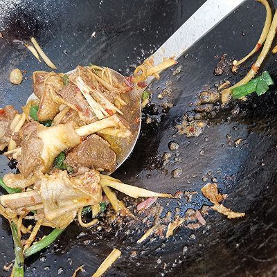 小米椒|子姜炒鸭肉