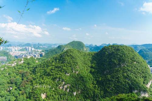 柳州市内最高的山峰，也是观柳州夜景，赏百里柳江的最佳去处！