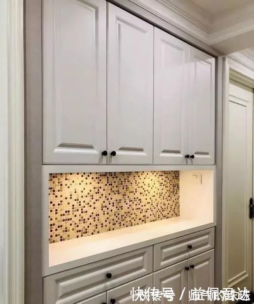 瓷砖|老公坚持在过道打柜子,完工后我懵了,电视墙十分抢眼,谁见过!