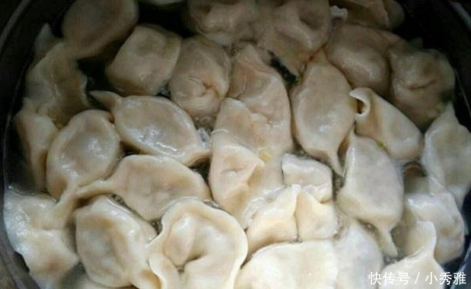 煮饺子时，别再用清水了， 记住加3样东西！口感香嫩，不易破皮
