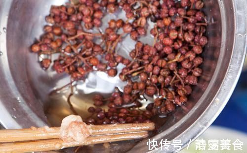肉馅|给肉馅去腥,加料酒还是加鸡蛋?分享正确做法,肉馅鲜嫩无腥味