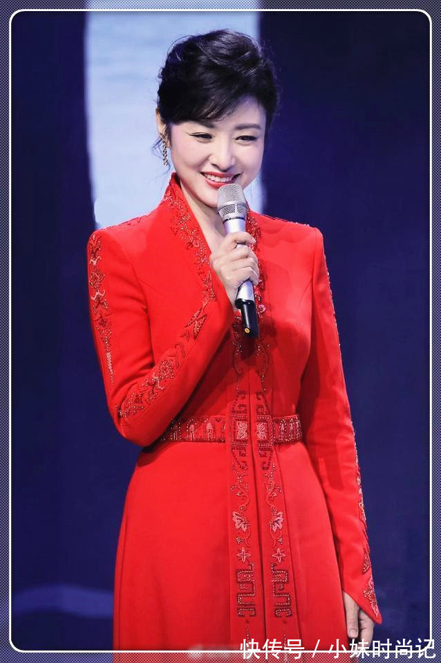 减龄|周涛原来是“西装达人”,利用点缀修饰发搭配,减龄又优雅