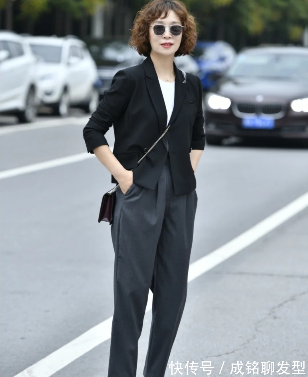 相配|看了这几位50岁姐姐的穿搭,才知道人瘦穿啥都好看,减龄更显气质