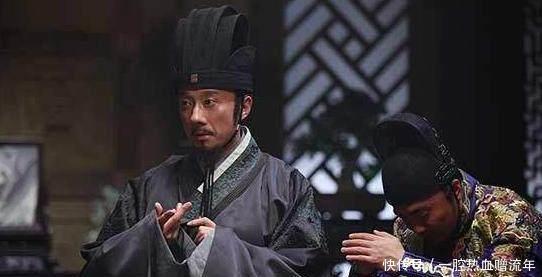 怕死|刽子手嘲讽死囚怕死，死囚我饿了，刽刽子手赶忙下跪先生请！