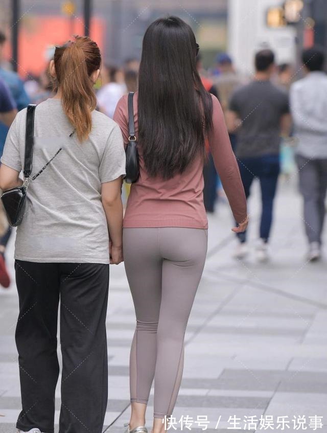 长衫 修身瑜伽裤搭配藕粉色长衫,舒适省心,时尚百搭!