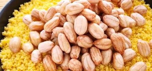 小米的新做法，加上一碗花生，不用熬，补血又养颜，出锅很抢手