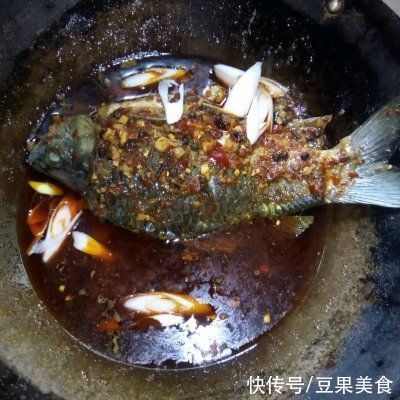 香辣调味料|#巨下饭的家常菜#香辣鲫鱼