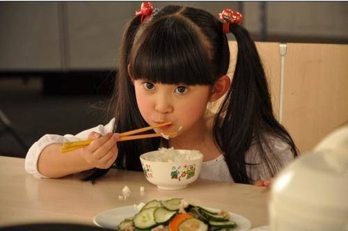 体重|孩子长高截止前,身体会发出这2个信号,及时发现还能再蹿7厘米