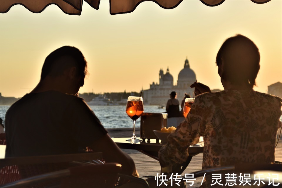 央視主持采訪奧運(yùn)冠軍尷尬1幕流出，我明白了什么才是社交的關(guān)鍵