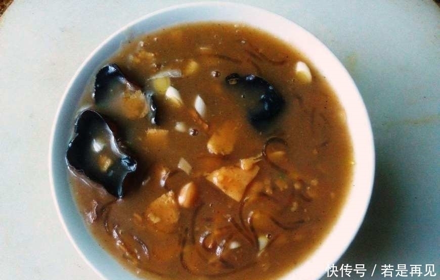 婆婆|农村婆婆给做的早餐油条，配着胡辣汤太美了，还有这个小的油炸物