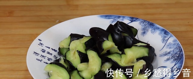 教你茄子最好吃的做法，不加鸡蛋，不用油炸，出锅全家抢着吃！