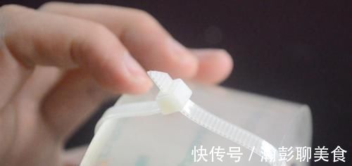 胶带上绑一根塑料扎带，作用太棒了，解决了很多人的困扰，太实用了