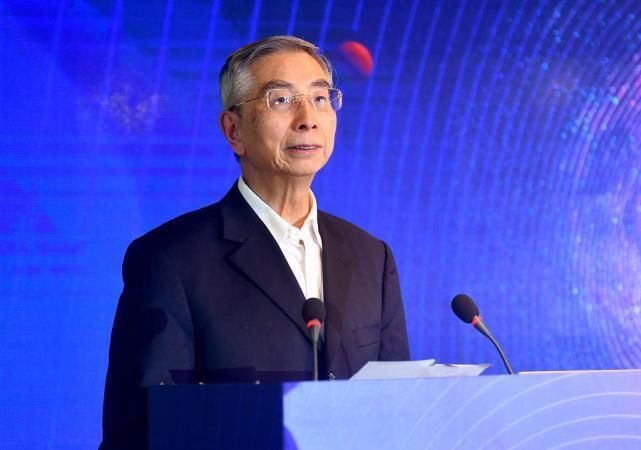 半导体|中国智能汽车当务之急:开源操作系统是必然,这种能力鸿蒙不具备
