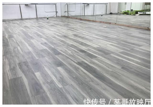 过时|地板和瓷砖早已过时,这种新材料上市受欢迎,拥有7大优势值得买