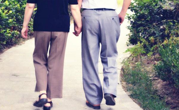 心源性水肿|老年人双腿、双脚浮肿，一定是得了疾病吗？真相来了