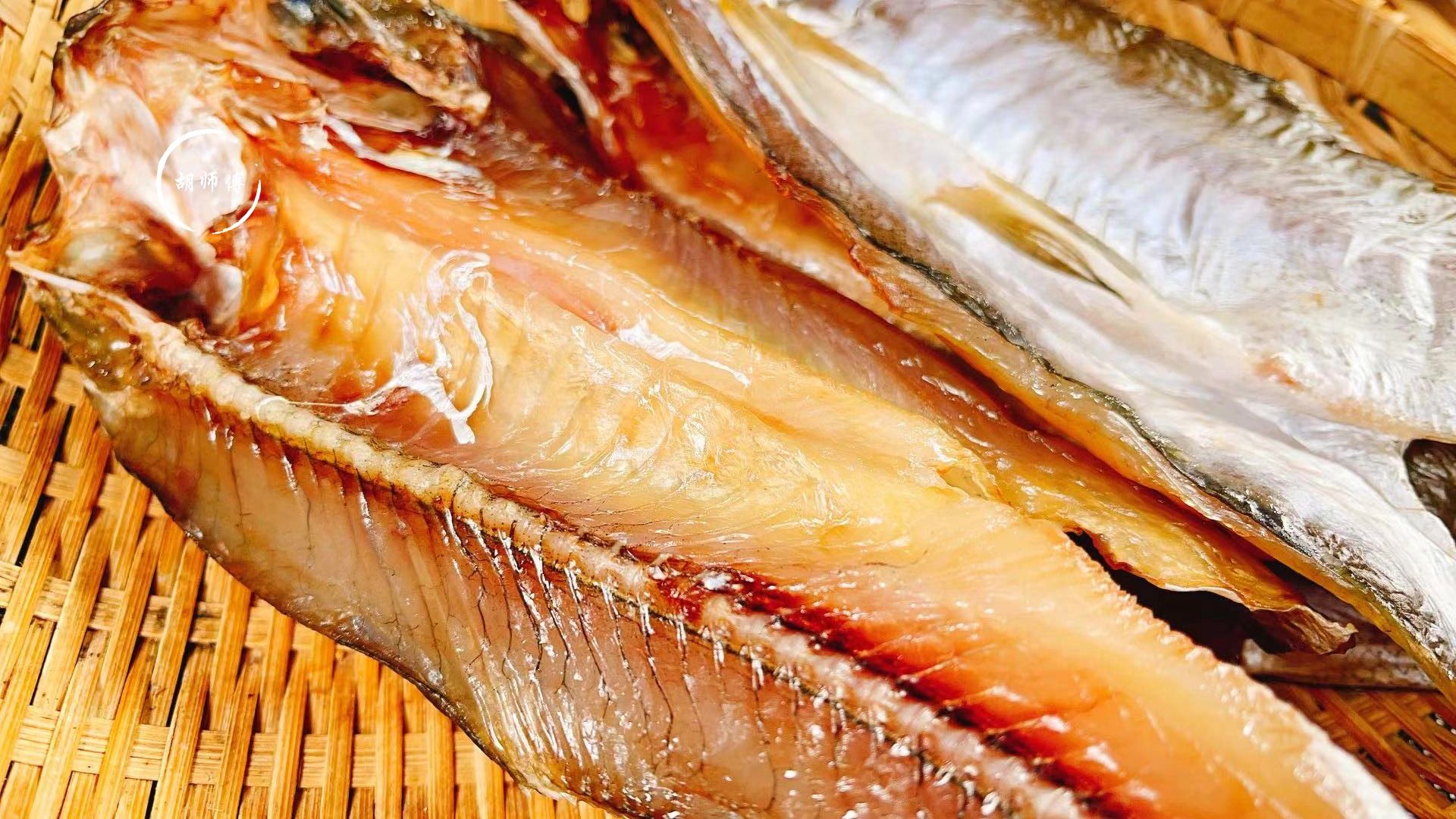 12月,碰到这鱼我从不还价,一次买20条腌起来,随吃随取,特省事