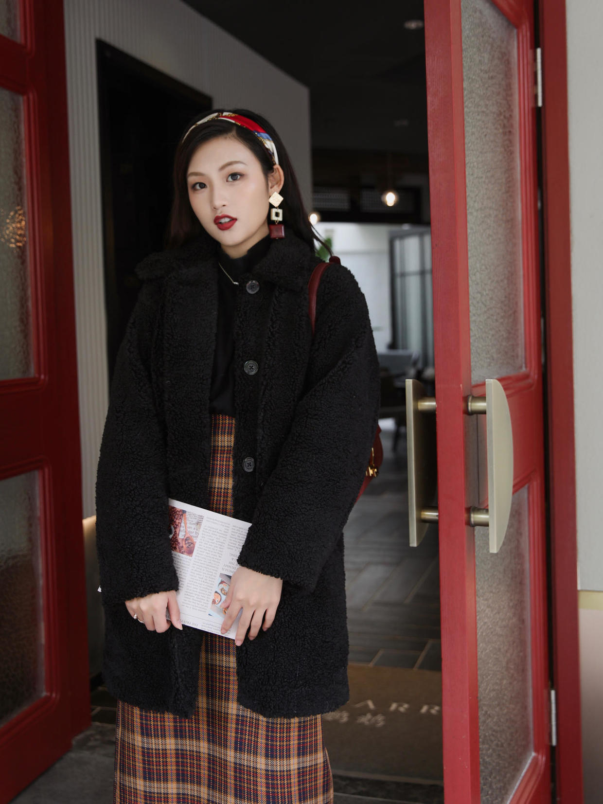 小姐姐 冬天也不要总穿裤子,这些半身裙优雅温柔又百搭,让你穿出气质美