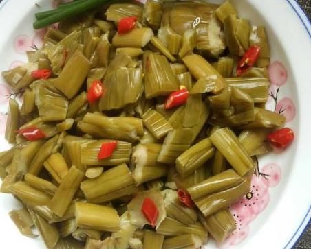 将芋荷梗|冬季，吃萝卜青菜不如它，每天炒一盘，视力好了，不懂吃可惜了