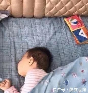 被子|1岁宝宝睡觉“姿势”火了,掀开被子的一瞬间,网友:天外飞仙?