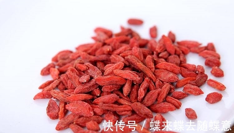 女性|枸杞和此物一起吃,气血足了,睡眠好了,女性不想一脸皱纹可试试