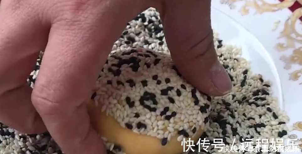 亲爱的|教你用南瓜做美食，出锅香甜柔软，面包筋道，非常好吃