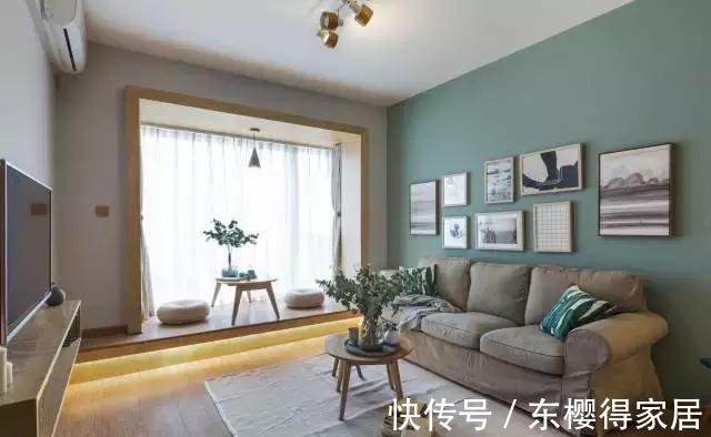 客厅|客厅和阳台之间还装什么推拉门？土爆了！现在家家都是这样装了