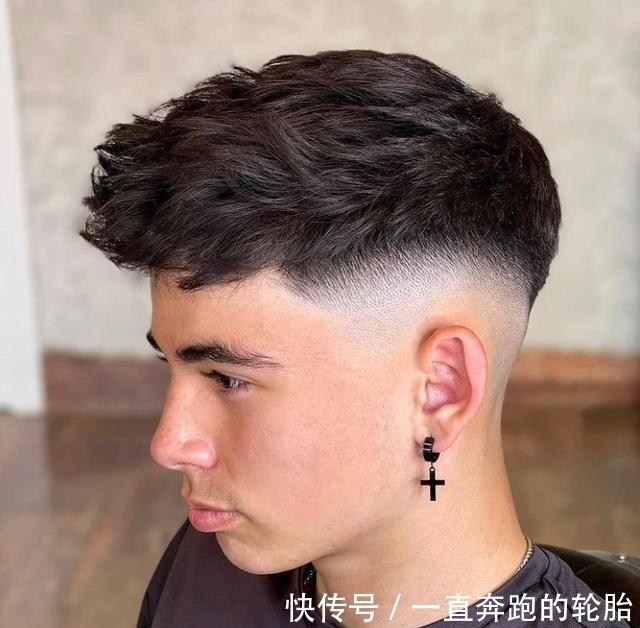 造型 适合50岁大叔的三款发型,清爽干净显魅力,有品位的男士都在剪