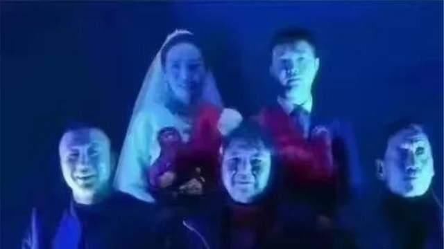 一组“失败结婚照”走红,每张都有“亮点”,看你能憋笑到第几张