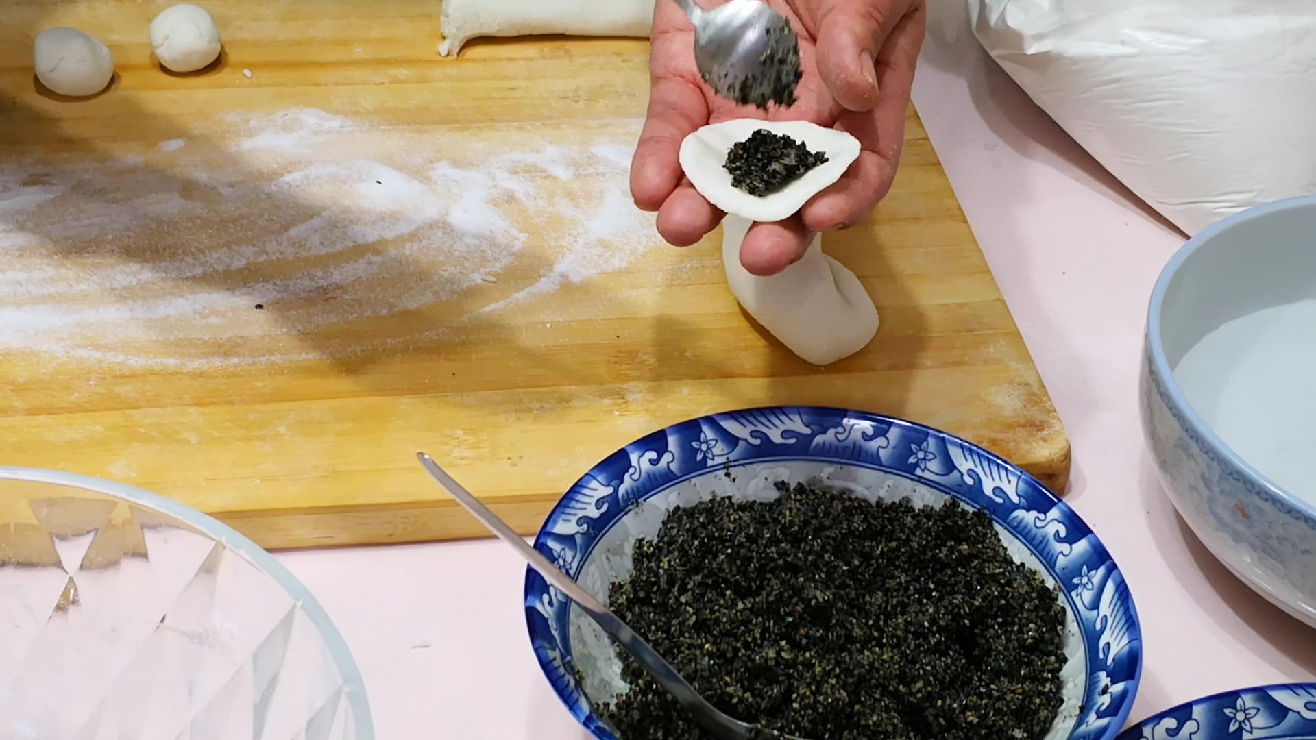 中薪|小寒胜大寒，饮食要跟上，记得吃“3白3黑3苦”，顺利过寒冬