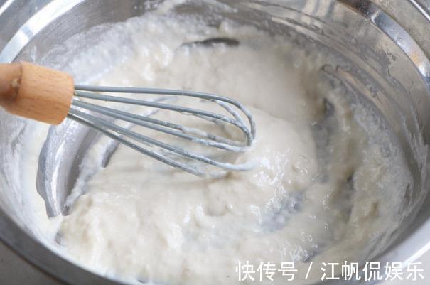 教你做洋葱煎蛋饼,比韭菜蛋饼好吃,当早餐最合适