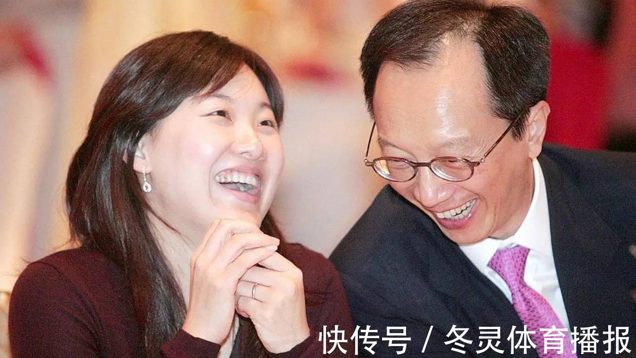 后半辈子|41岁伏明霞太拼了!婚后5年连生3子,如今老公近70岁仍想要4胎