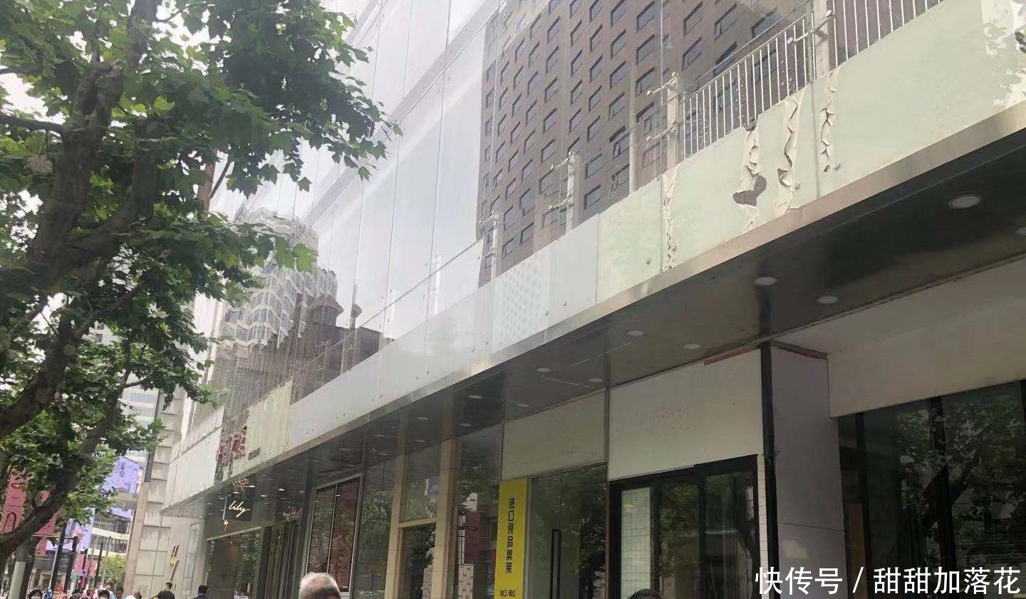 门店|H&M丢掉了南京西路旗舰店,这家店见证过它的辉煌时刻!