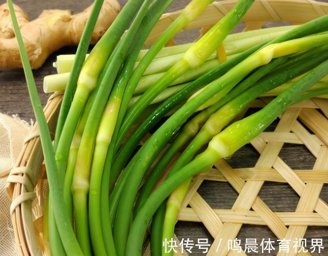 绿头|买蒜苔时,“红头”“绿头”要分清!区别挺大,弄懂再买不浪费钱