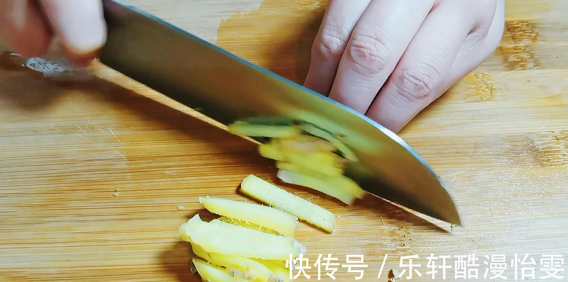 女人气虚体弱多喝这道汤,一周两次,脸色红润也干净