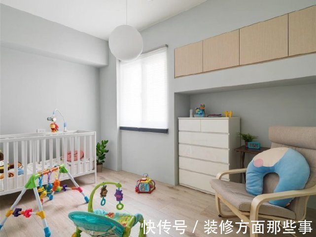 宜家|85平宜家风二居室，电视背景墙没有多余的造型，显得空间很大