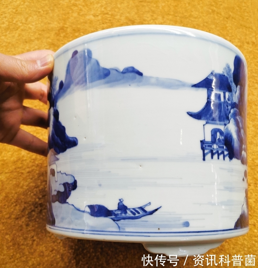 点景$崔凯:青花筒式炉,时代气息有差异