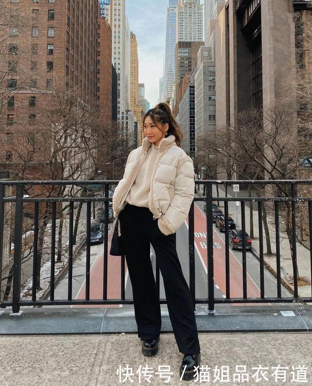 穿羽绒服时别随便搭鞋子，这3款才是品味女人的首选，又美又飒