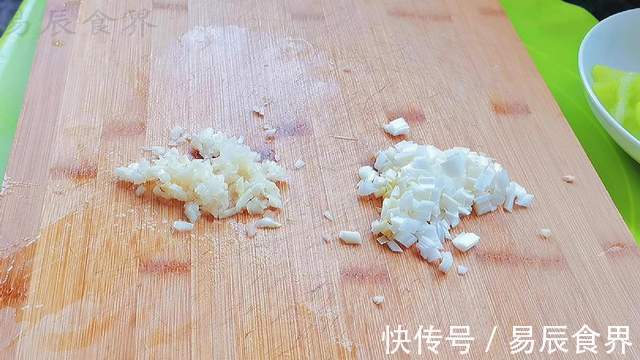 茄子土豆青椒,又一道东北名菜地三鲜,请叫它素菜领袖-地三鲜