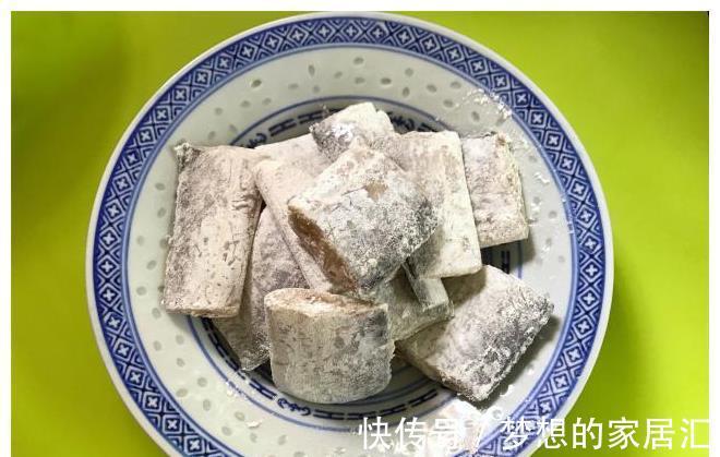 炸带鱼|在家炸带鱼时，别直接下油锅炸，多加2步，带鱼酥香入味不粘锅