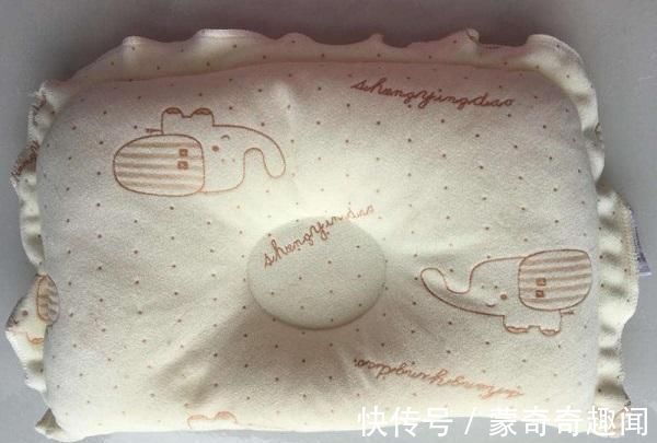 宝宝|宝宝啥时候能用枕头当他出现这些信号时,家长就可以开始准备了