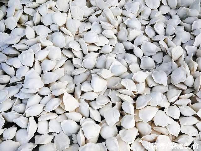 奇妙|“满地”尽是冻饺子，南方人表示对北方很羡慕和好奇，北方真奇妙