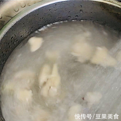 鹌鹑蛋|这道鸟蛋炖鸡腿一上桌，我的筷子就没停过