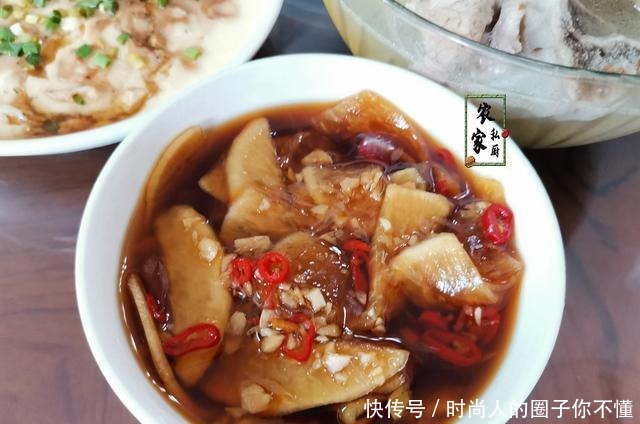 外卖|晒两口子的极简午餐,两菜一汤两小菜,网友很精致,比吃外卖强