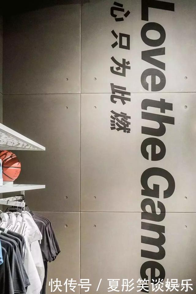 亚洲最大JORDAN旗舰店开业,我冒雨把“黑粉脚趾”买到手了!