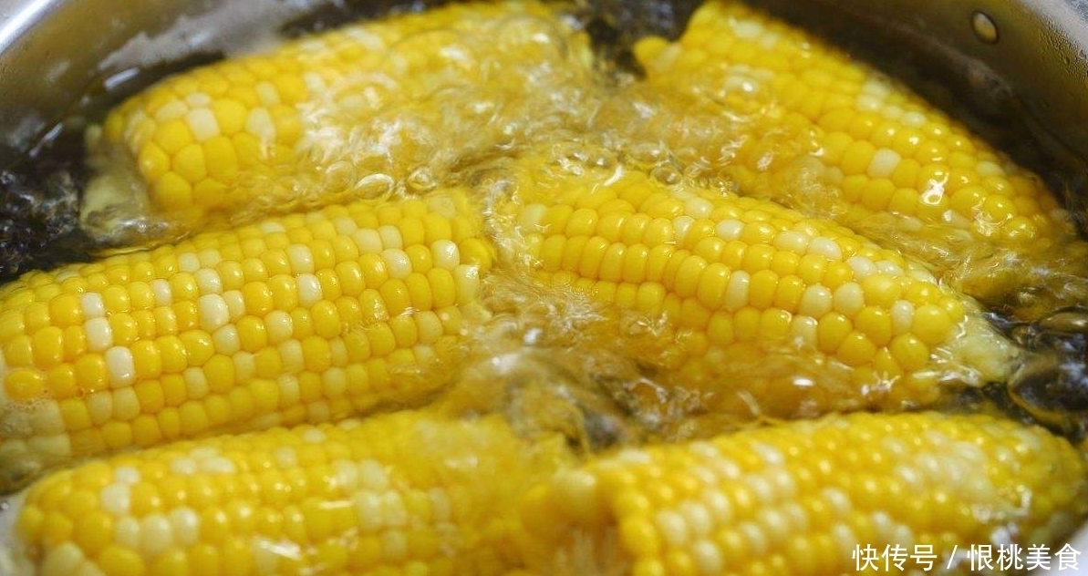煮玉米时,记住三个小技巧,玉米香甜美味特别好吃