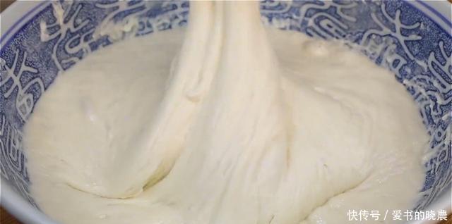 香甜|早餐试试这样做,不用揉不用擀,筷子搅一搅,出锅香甜松软,真香