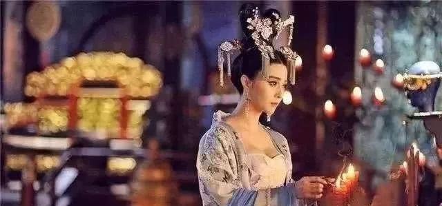 皇帝|太后临终前一直拉扯身上衣服,皇帝突然醒悟,立即命人脱了下来