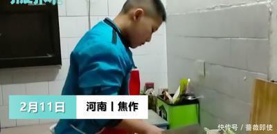  河南12岁男孩独自做9菜1汤年夜饭，凭一己之力为爸妈下厨，网友：有爱的娃