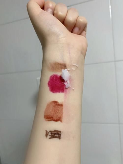 为什么一到卸妆前，我就那么美？|我的化妆台C位 |为什么一到卸妆前，我就那么美？\＂,\＂i10\＂:\＂我的化妆台C位