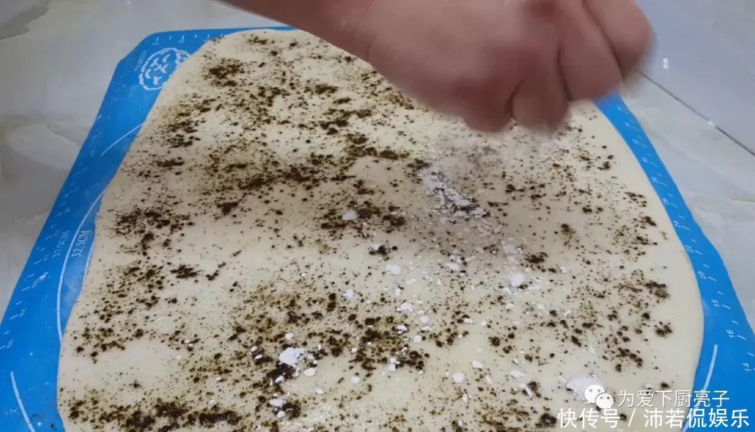 鸡蛋|烙饼这么做太香了,加3个鸡蛋,比手抓饼还香,做一次三天不起早